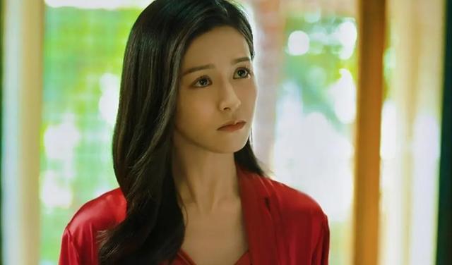 飒姐归来!文咏珊确诊为文勇扇!一改往日温柔,影片扇暴男友