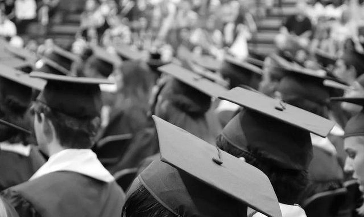 杨天真|深圳流浪女：我本科毕业皮肤白皙，宁愿翻垃圾桶为生，也绝不上班