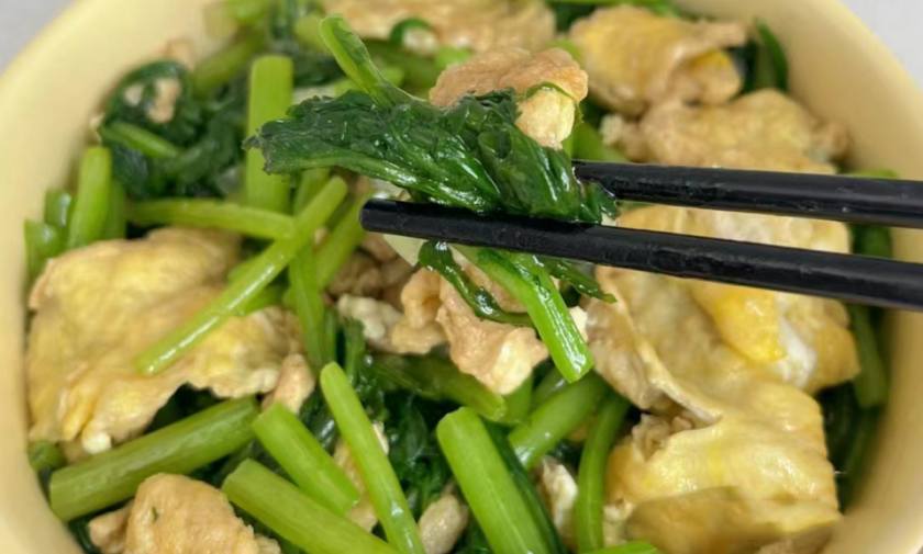 秋冬交替，无论贫富，常给家人吃这菜，清爽解腻，提升睡眠质量