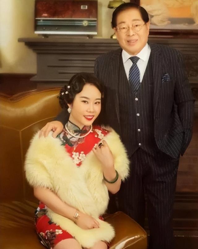 巩俐|75岁富豪再度当爸!小42岁歌手娇妻怀上3胎,直言不为钱只为爱情