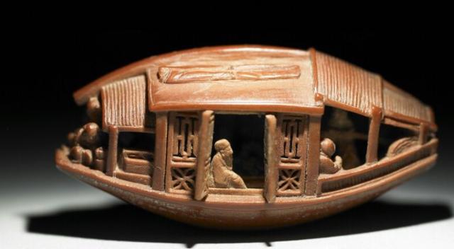 橄榄核雕|橄榄核,变紫了!能值多少钱?