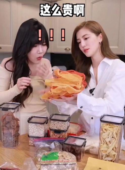 吴千语晒鸽子蛋大钻戒,曝光上海豪华别墅,沙发价格高达15万