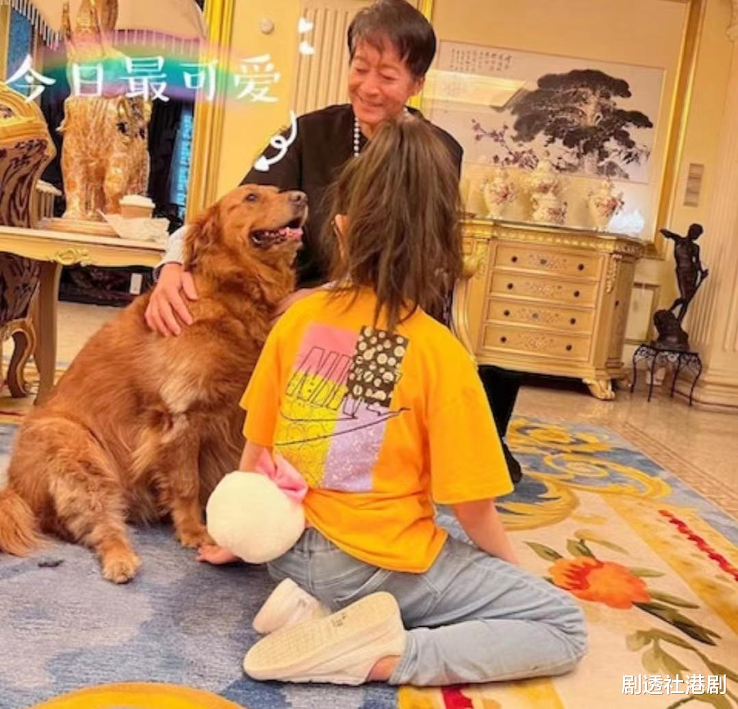 金碧辉煌!港知名反派晒内地别墅全屋犹如宫殿,未有娶妻一直独居