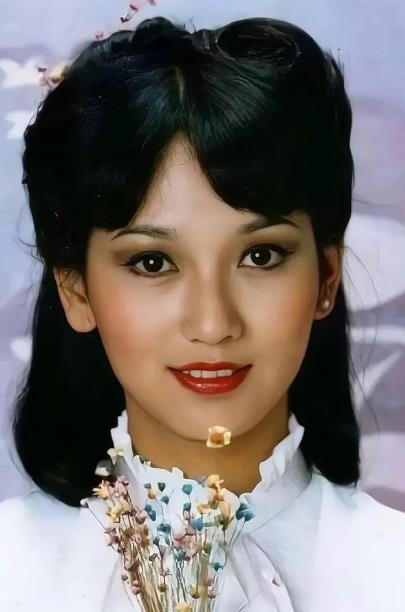 这一次，郑少秋作为父亲的失职，在女儿郑欣宜身上表现得淋漓尽致