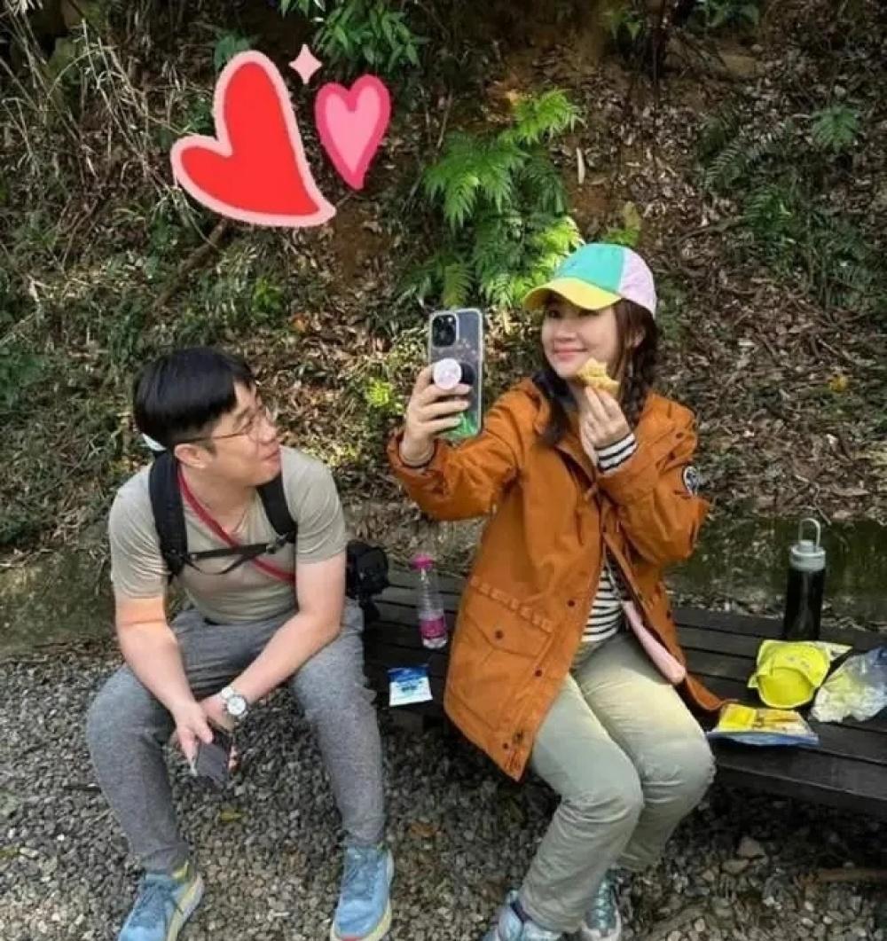 Selina|Selina前脚官宣怀孕，后脚被曝恋爱至今未领证！