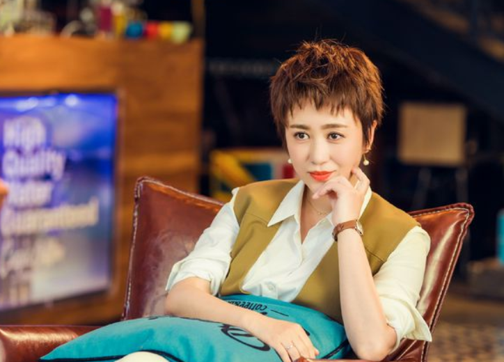 马丽哭诉没有童年，因父母早早离婚心理有创伤，如今只想珍惜现在