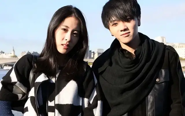 华晨宇|华晨宇两次做亲子鉴定，张碧晨一脸愁容，网友说：搁谁都会不开心