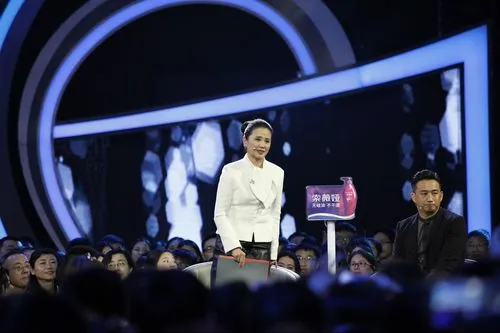 黄菡|这还是《非诚勿扰》里的导师黄菡吗?时隔7年荧幕露脸,判若两人