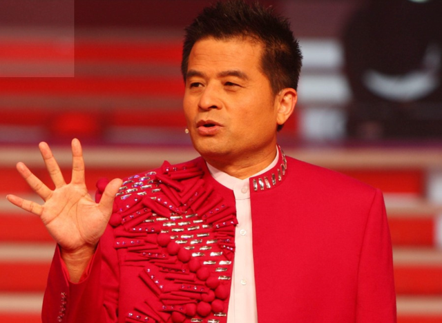 毕福剑和老婆练习书法?二人配合默契有夫妻相,二婚老婆身份曝光 - 娱