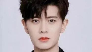 任嘉伦被爆出轨，妻子孕期私会女网红，爆料者称: 是污蔑就告我！