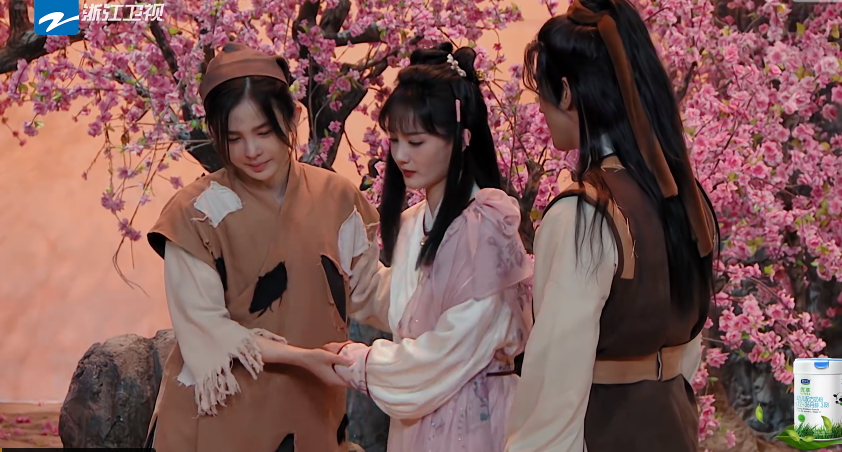 赵樱子|赵樱子逆袭拿红卡,郭晓婷被质疑演技有硬伤,佘诗曼:哭起来像笑