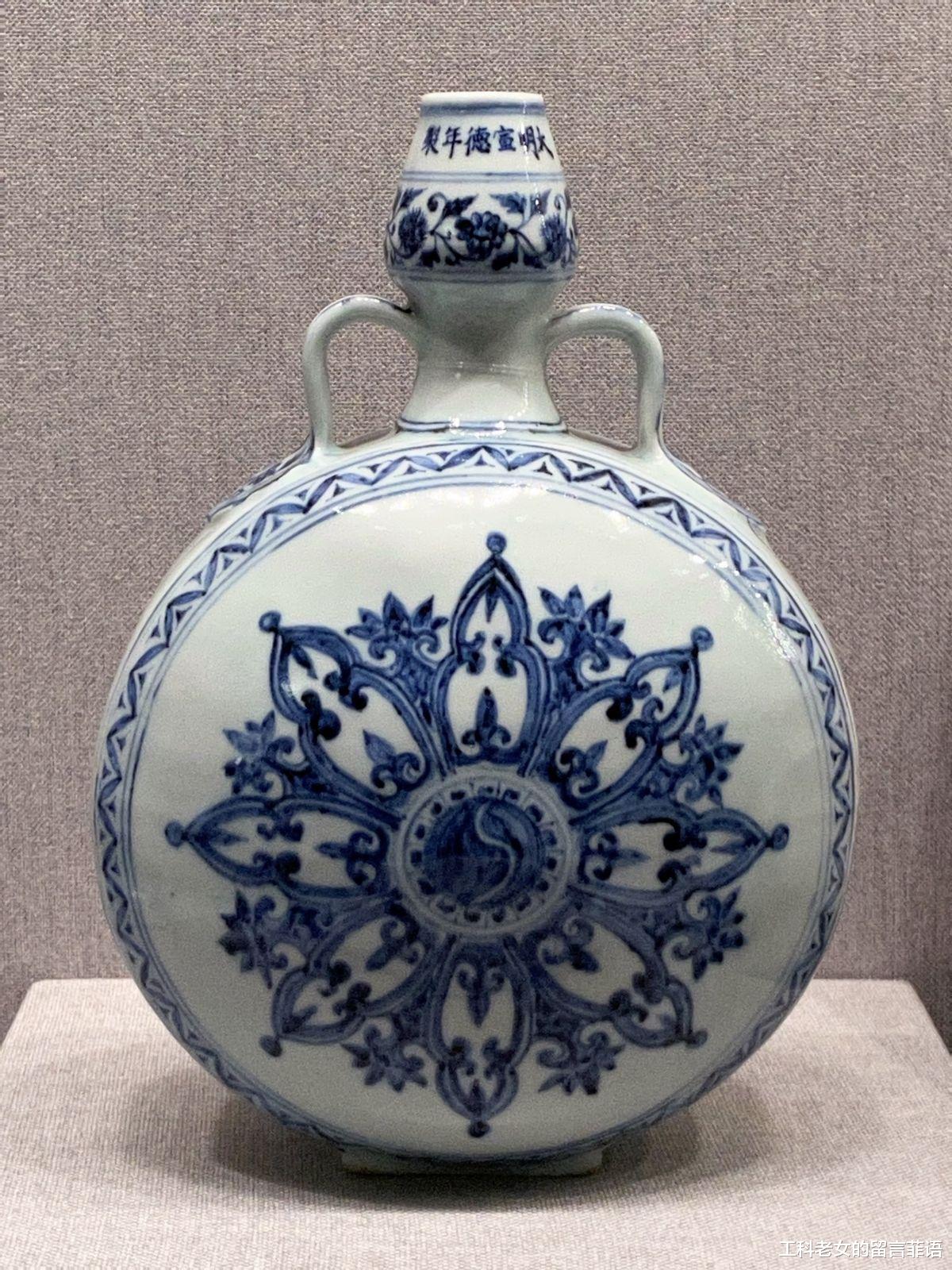 故宫陶瓷馆：明清两代青花瓷的演进