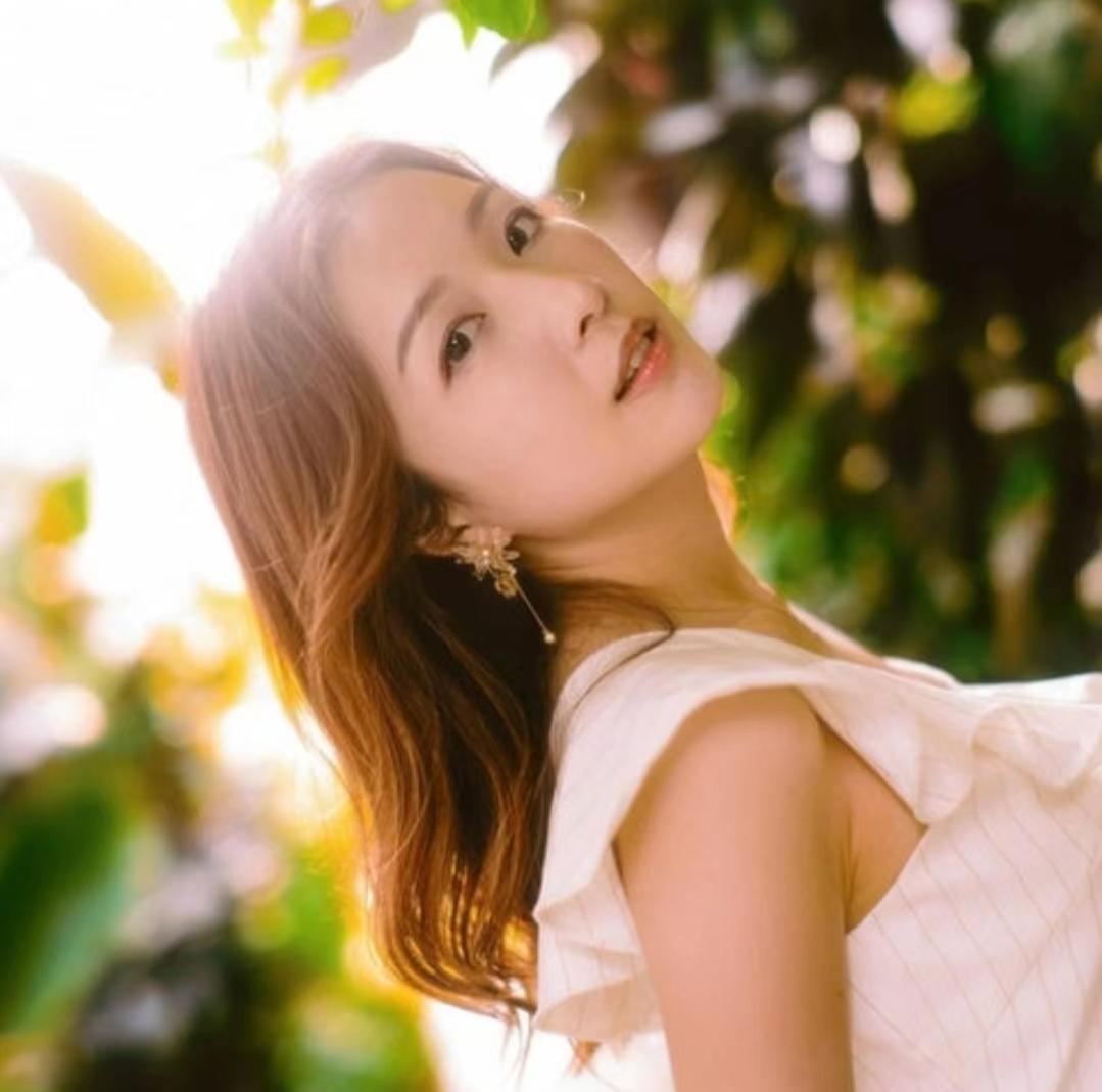 郭嘉文|与李泽楷情不再？前港姐晒一身平民打扮，从千亿女友做回邻家女孩