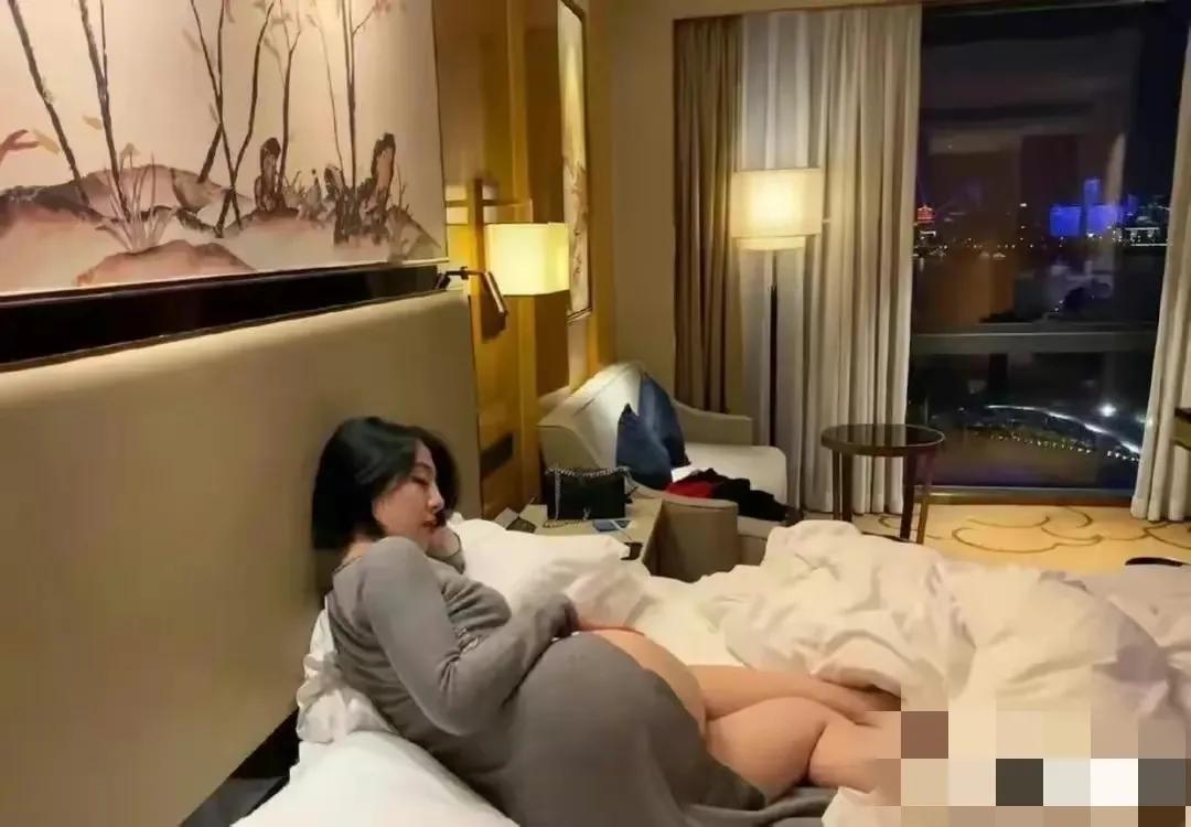 拜金女|以为是大叔爱小妹的爱情,没想到是拜金女的故事,网友:各取所需