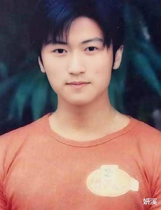 43岁谢霆锋对比43岁陈冠希，骨相老去和皮相老去的差距天壤之别