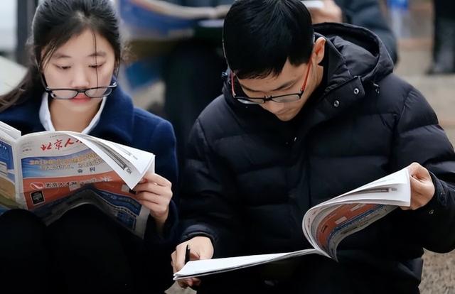 大学生|公务员或有大改动,将不再以“招考”为准,3类大学生可免试上岸