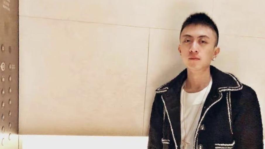 迪丽热巴|一天5个瓜！热巴好事将近，女网红逼婚秦奋，井柏然刘雯公开亮相