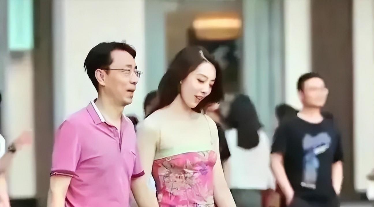 董思槿|重磅！董思槿两年前对话曝光：女方寻求长期关系并注明回报情况！