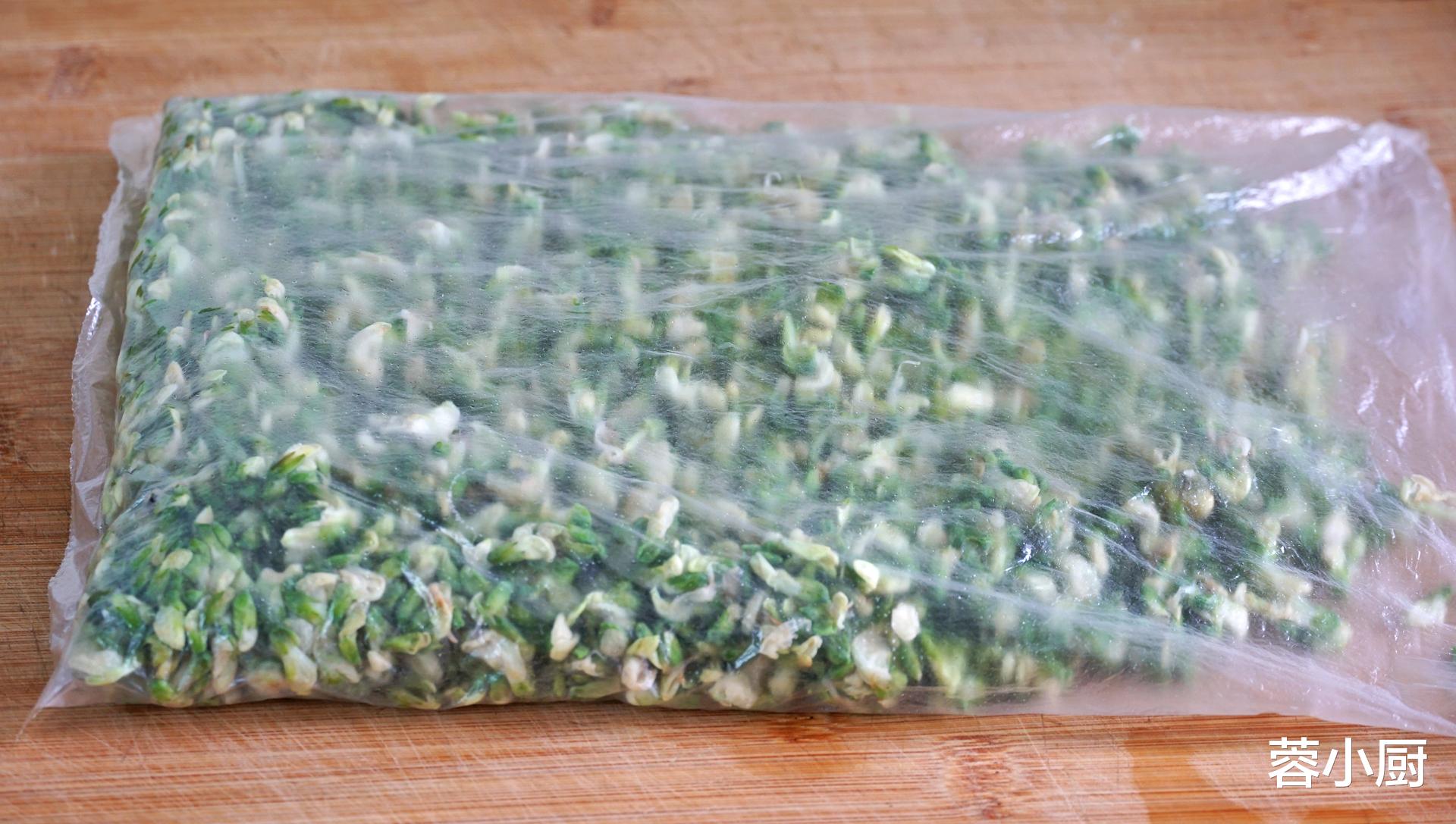 馒头|步入中老年，少吃米饭和馒头，多吃这4样，腿脚有劲，比保健品强