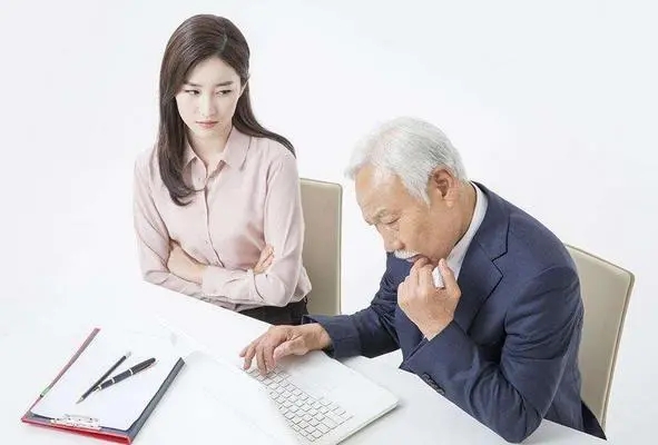 领导对你有这三种行为,就是不喜欢你了,别再傻傻的埋头工作了!