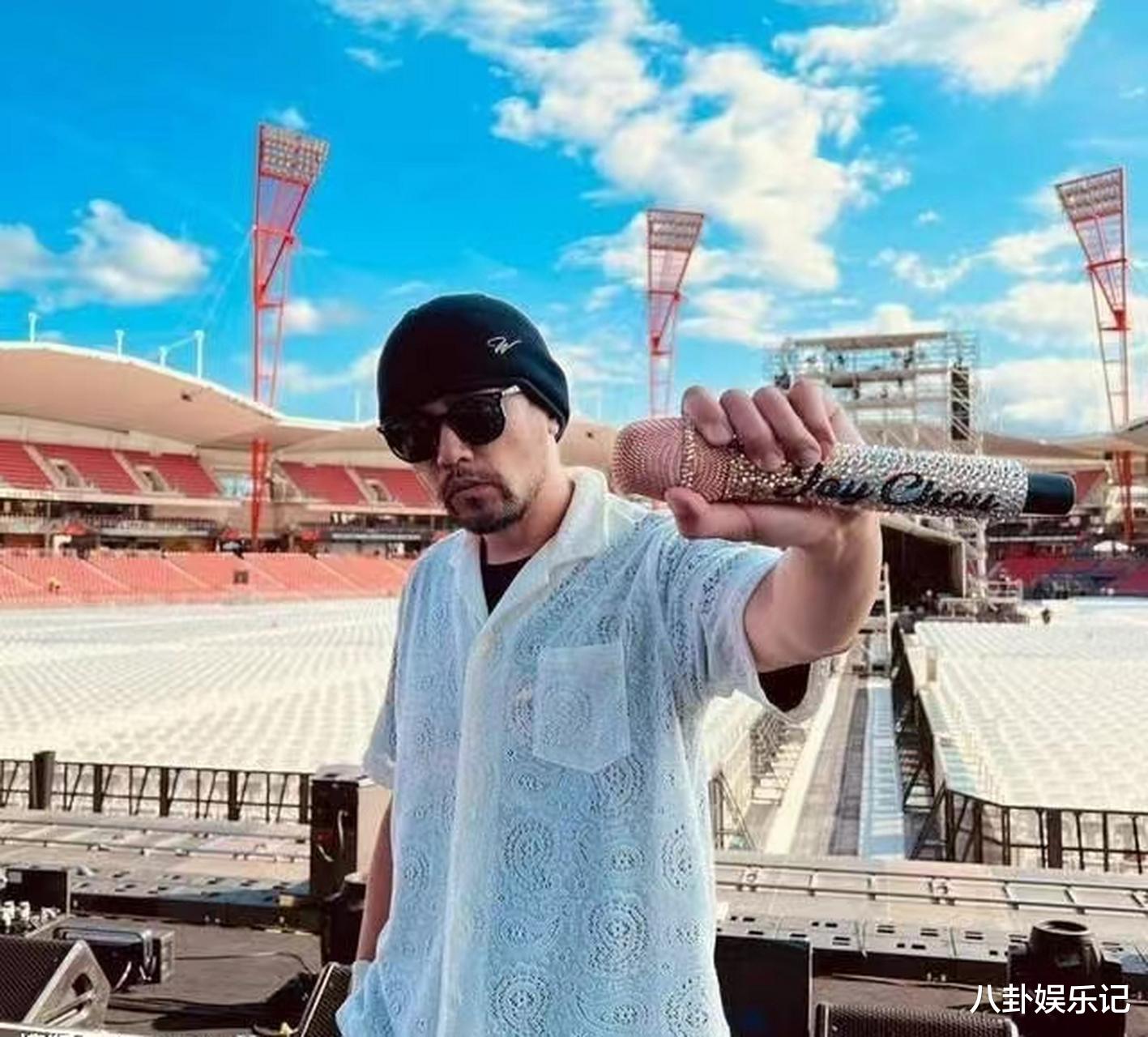 周杰伦疑曝出大瓜！炒币亏了几亿，赌博输了上亿，如今狂开演唱会赚钱