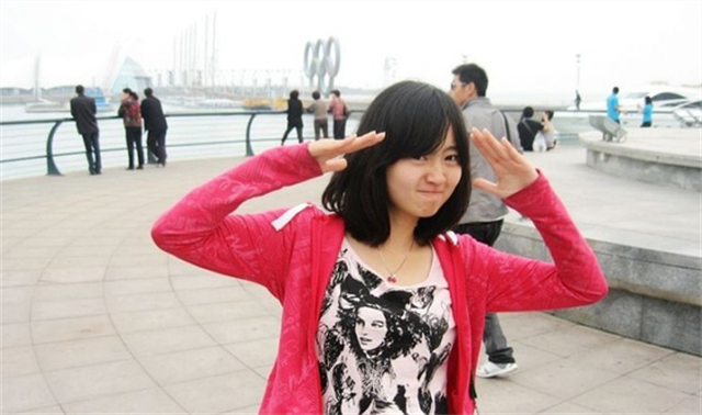 教师|山东女孩马滢:才貌双全,名牌大学毕业,为何不找工作出家当尼姑