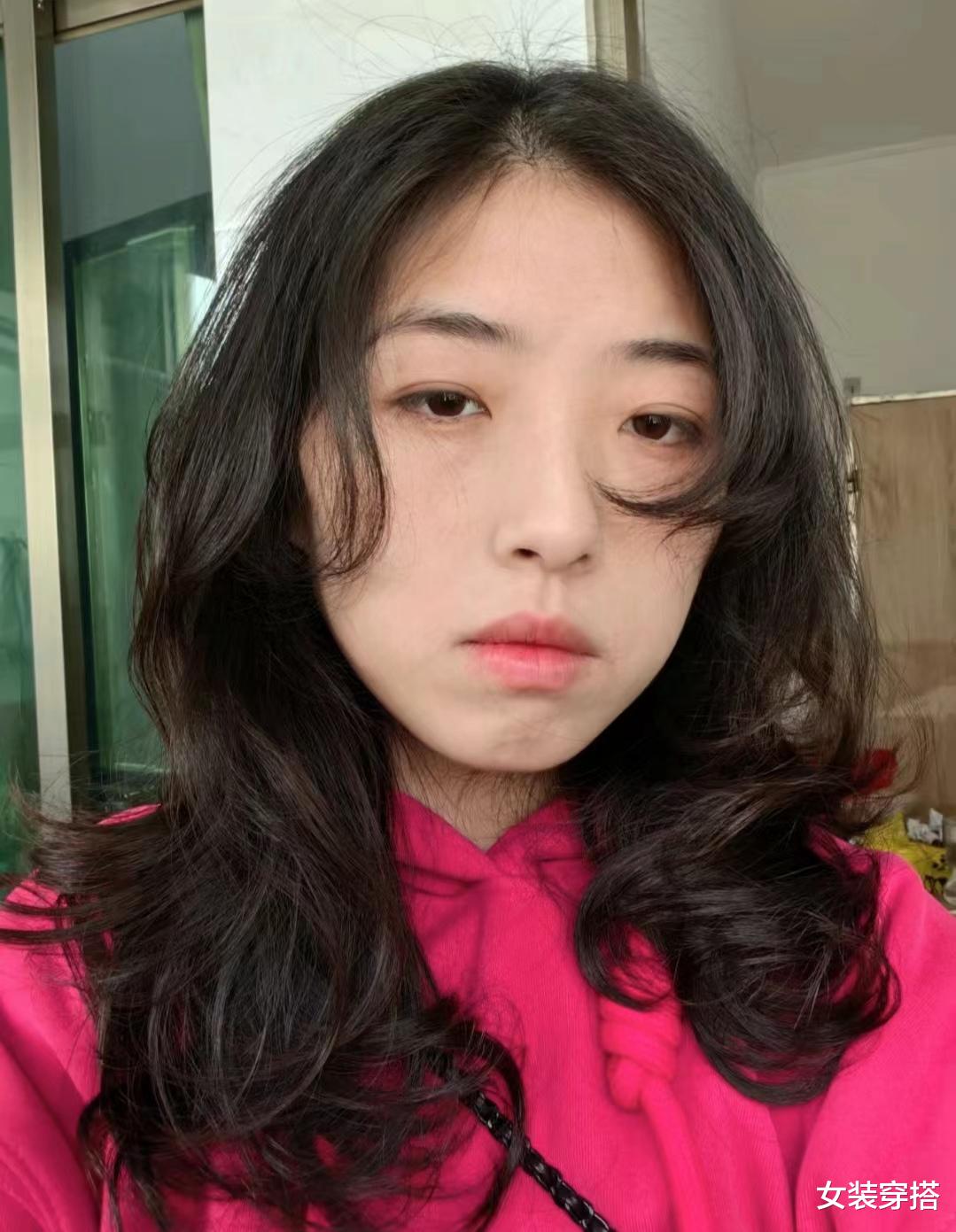 女人上了年纪,尽量少留这5款发型,不是显老就是扮嫩,谁留谁土