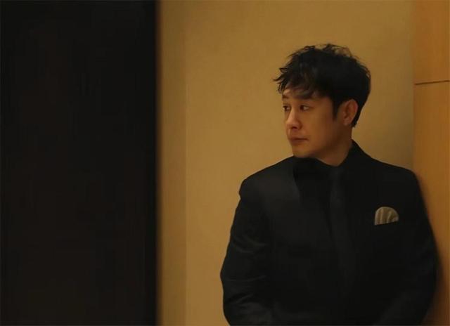 张颂文|“高启强”张颂文:曾被拒840次,穷到买剩菜,今46岁演技能封神!