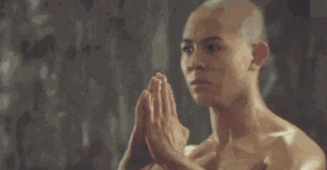 李连杰晒妻子近照,61岁利智衰老似老奶奶,反观前妻的状态依然优雅