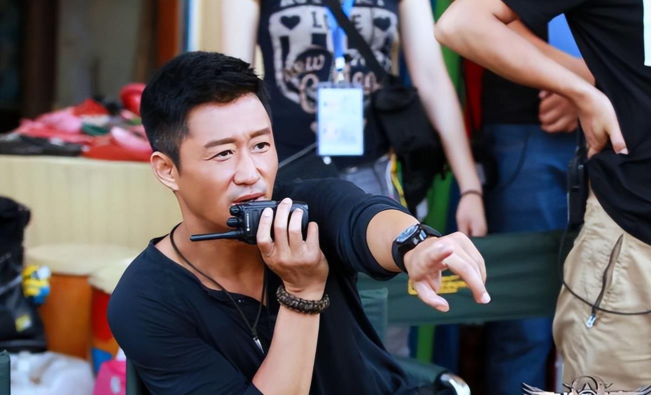 被吴京捧红的“白眼狼”，爆红后反咬一口，今落魄到无戏可拍