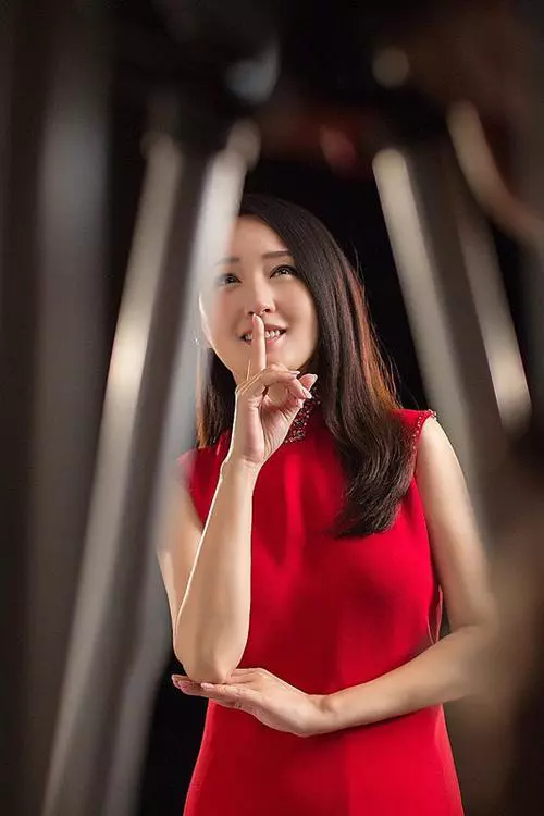 没结婚但有固定伴侣，这5位“中年尤物”，一个比一个过得滋润