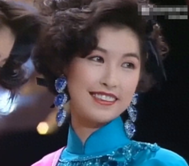 她结了个婚，被骂死了。