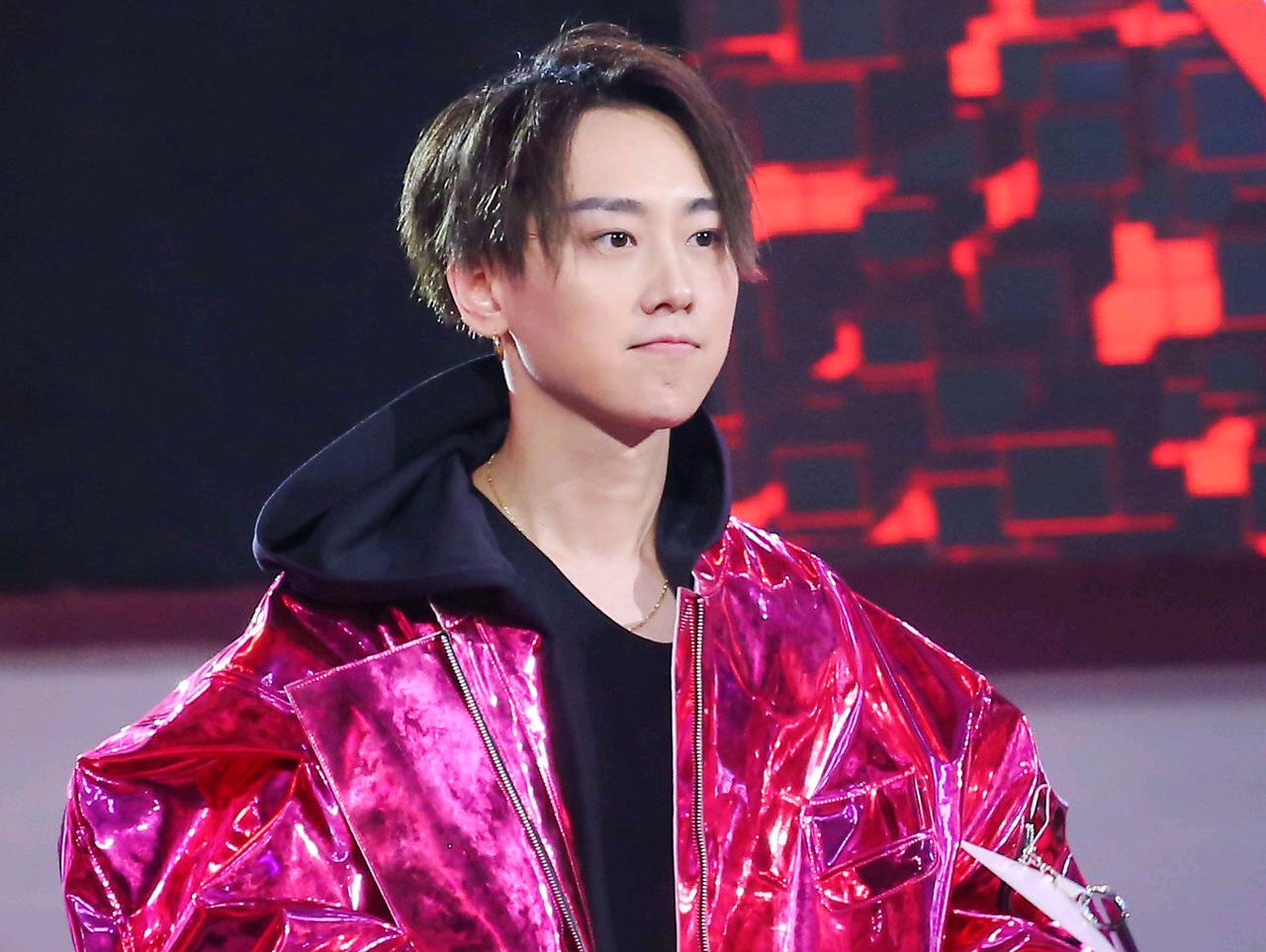 同为快男冠军，同上《披荆斩棘》，魏巡为什么落后陈楚生这么多