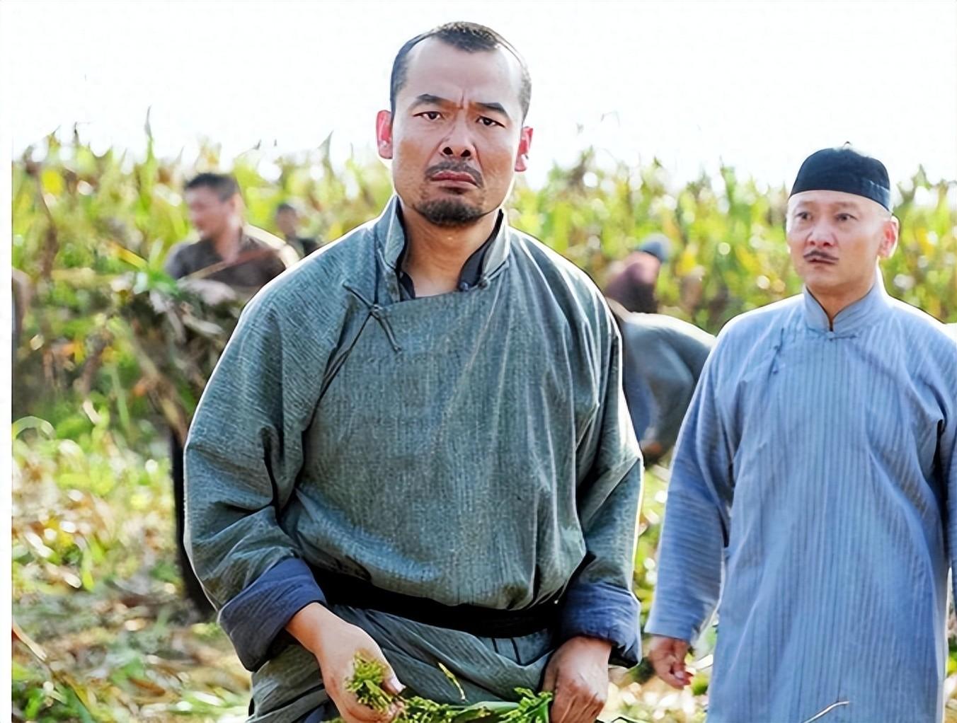 演员宋佳伦:因酗酒过度导致嘴歪手抖,娶圈外妻子如今过得怎样