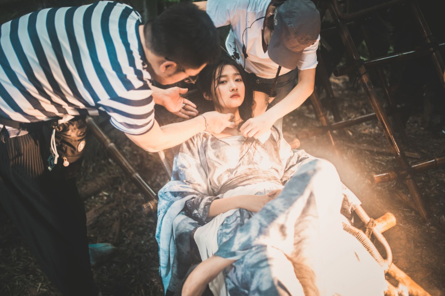 拍一部扑一部，她把所有运气都用来跟顶流谈恋爱了？