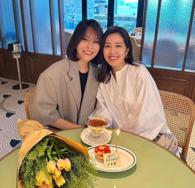 张曦雯|好友情深!张曦雯为唐诗咏庆生,两人甜蜜合照,剪短发迎接新挑战