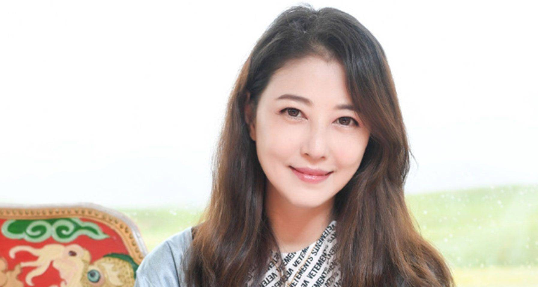 周海媚去世前最后写真曝光,手背大片淤青,面容憔悴显病态