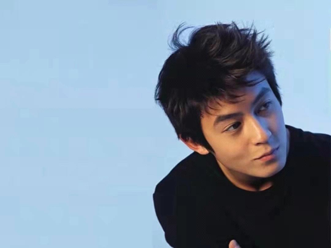 徐冬冬|陈冠希父母30岁照片曝光，母亲年轻时是大美人，神似“麦迪娜”