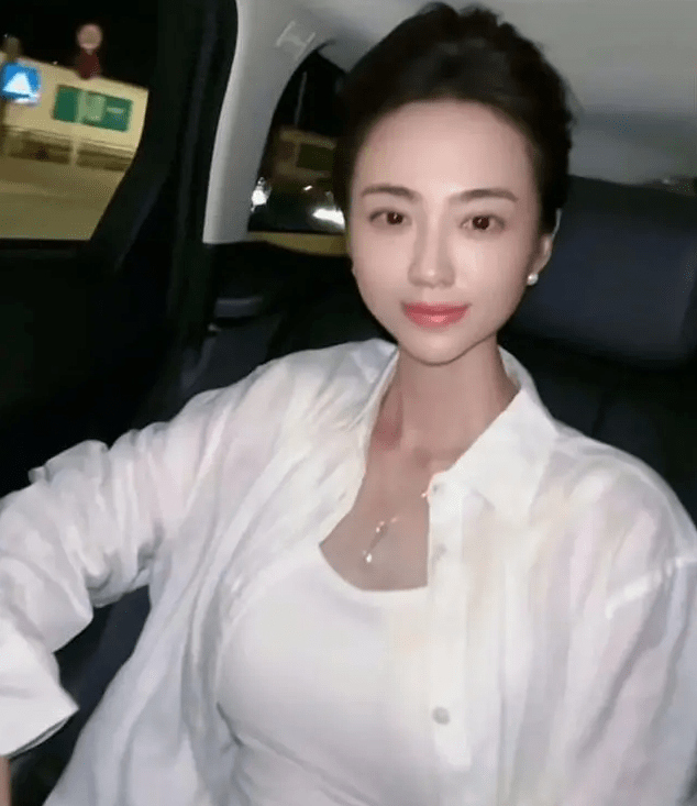 恒大歌舞团团长白珊珊：大量私照被爆出！美若天仙，让人无法自拔！