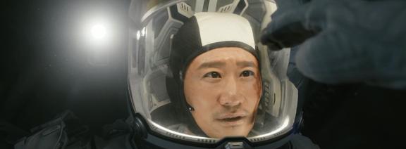 票房38亿,破沈腾纪录,《孤注一掷》追不上,吴京影史前十保住了