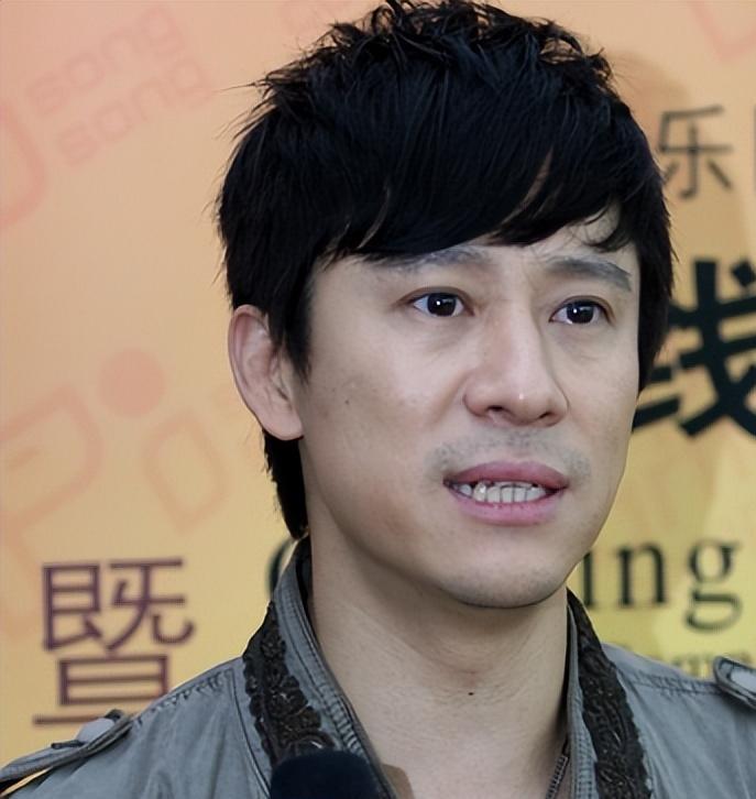 55岁解晓东近况流出,与阎维文朱时茂聚餐,喝12元饮料引热议