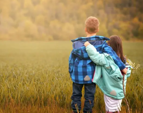 女孩|27岁女孩每晚和29岁哥哥同睡,至今不找男友,坦言就想和哥哥过一辈子(下)