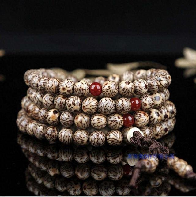 手串收藏入门：菩提子、水晶、琥珀，你适合哪一种？