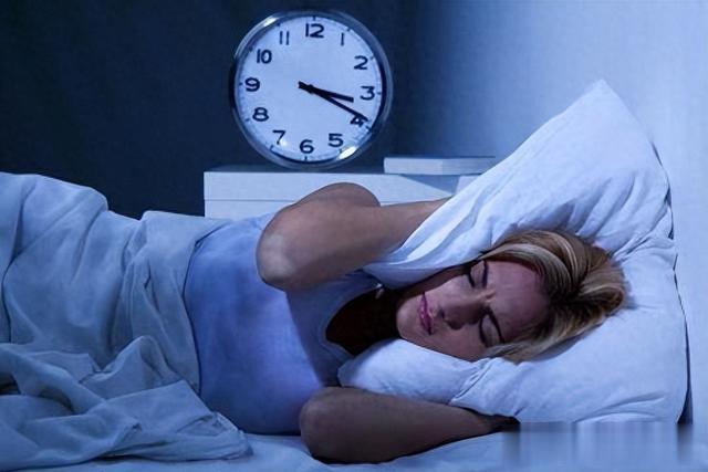 眠多梦睡不着，中医教你一招，摆脱失眠一觉到天亮！