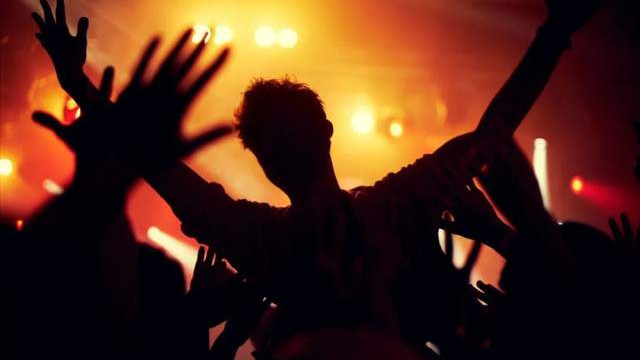 五月天|宁可鸟巢门口站，不让黄牛赚，五月天歌迷怒了：票都去哪儿了？