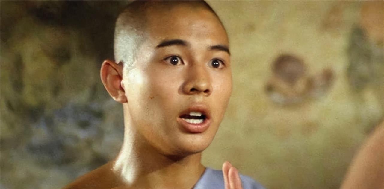 利智62岁幸福难掩,被李连杰抛弃,住贫民窟10年的黄秋燕怎样了?