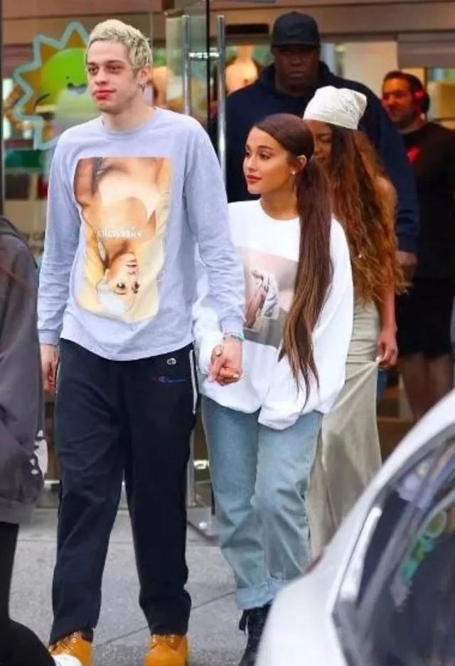 她好美!怎么就看上了这个丑渣男!