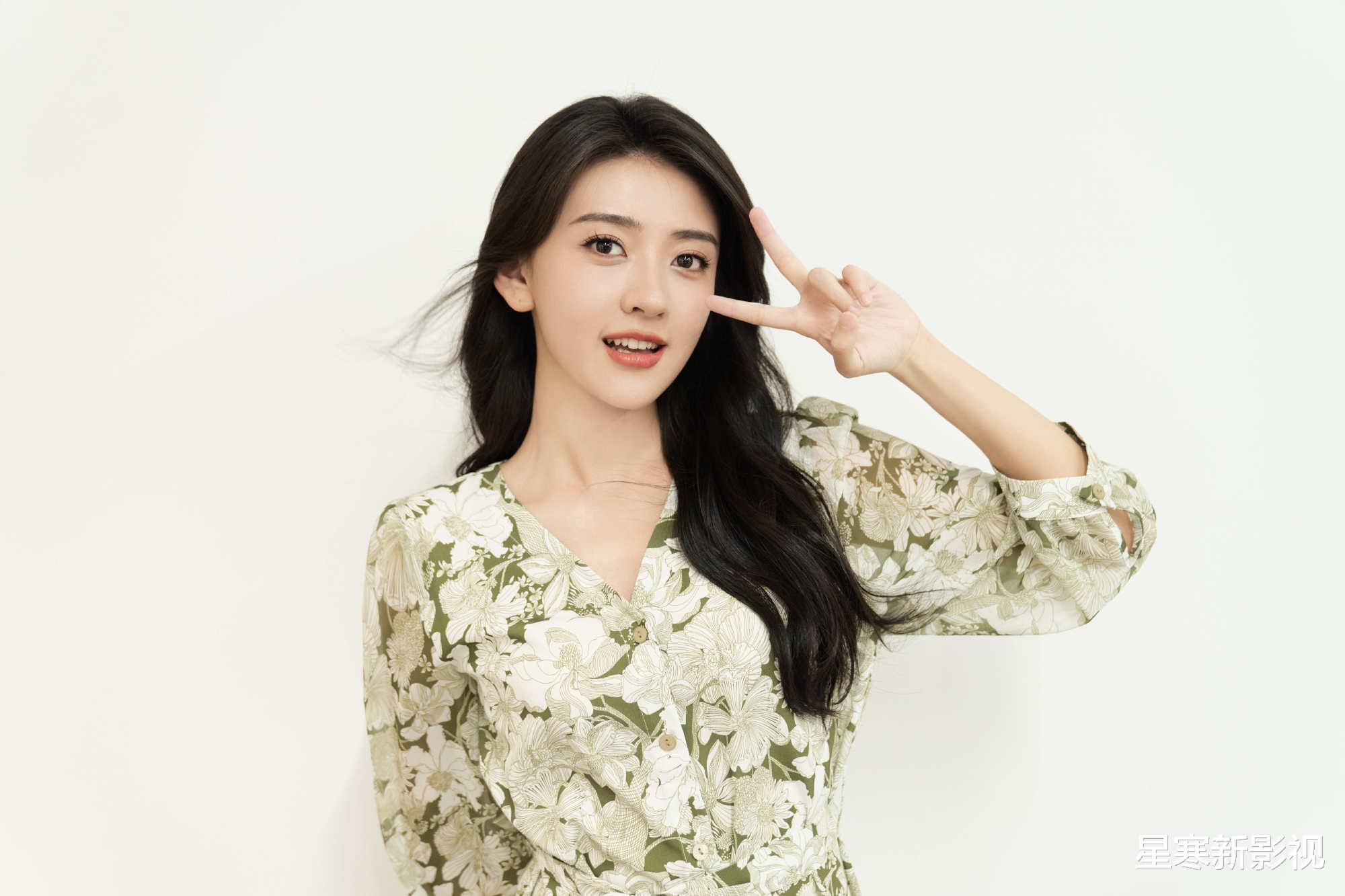 陈哲远《白色橄榄树》开拍在即，女主花落梁洁，看清编剧追定了！