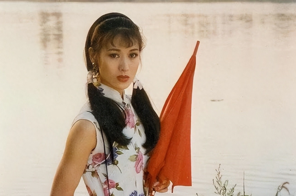 57岁的大郑爽,依然待字闺中未婚单身,最美扈三娘惊艳了一个时代