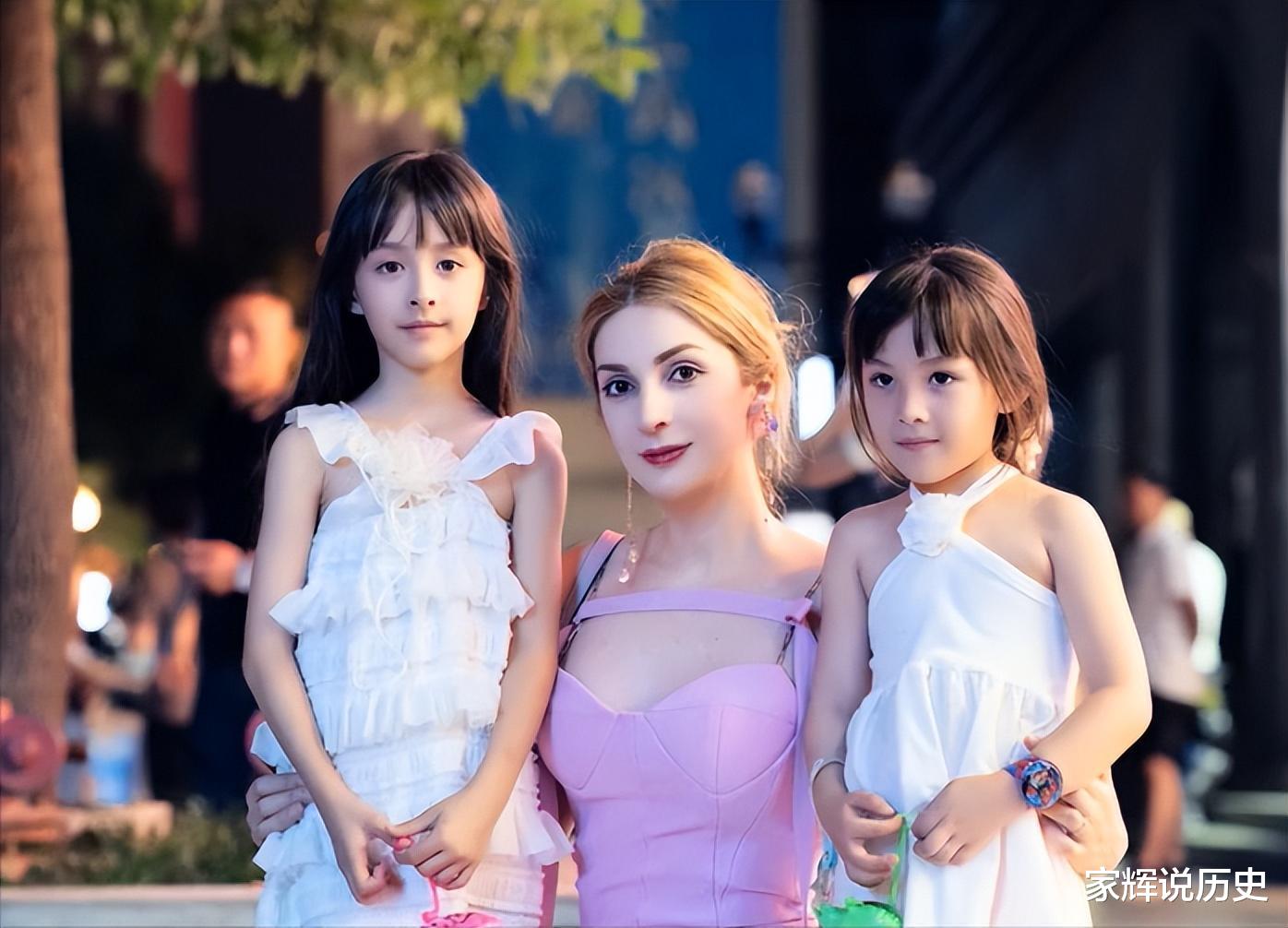 湖北小伙被外国美女模特倒追，生下2个混血女儿，大女儿超像杨幂